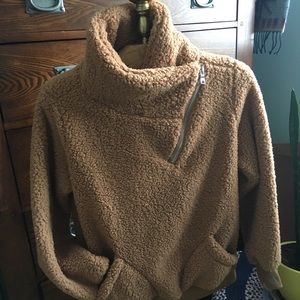 Fleece quarter zip pullover. Amazon Kirundo.Medium